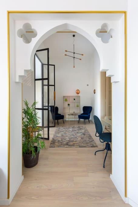 Swan In The Buda Castle Area 2br/balcony *